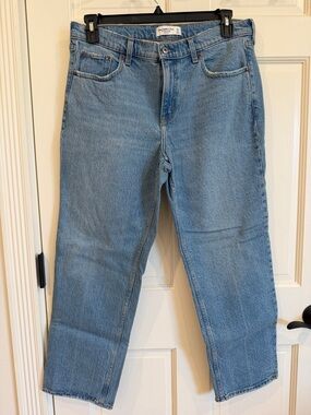Abercrombie & Fitch The 90s Straight Mid Rise